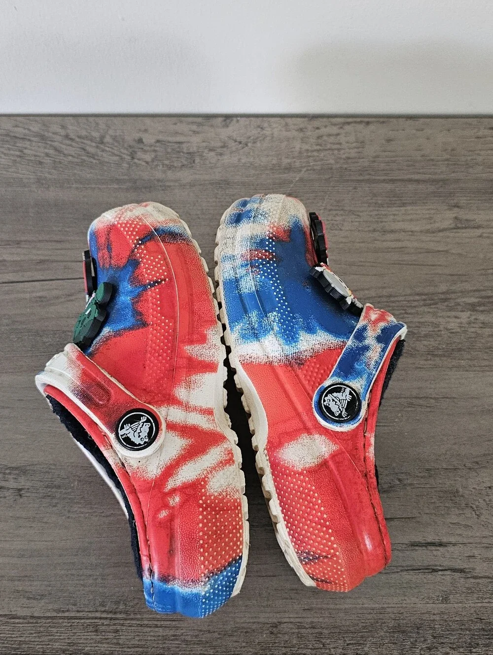 Crocs Kids Tie Dye Clog Superhero Charms Red Blue White Toddler Boy 8 Plush